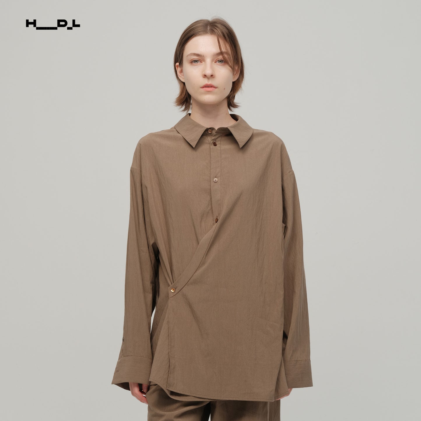 アシンメトリーデザインシャツ