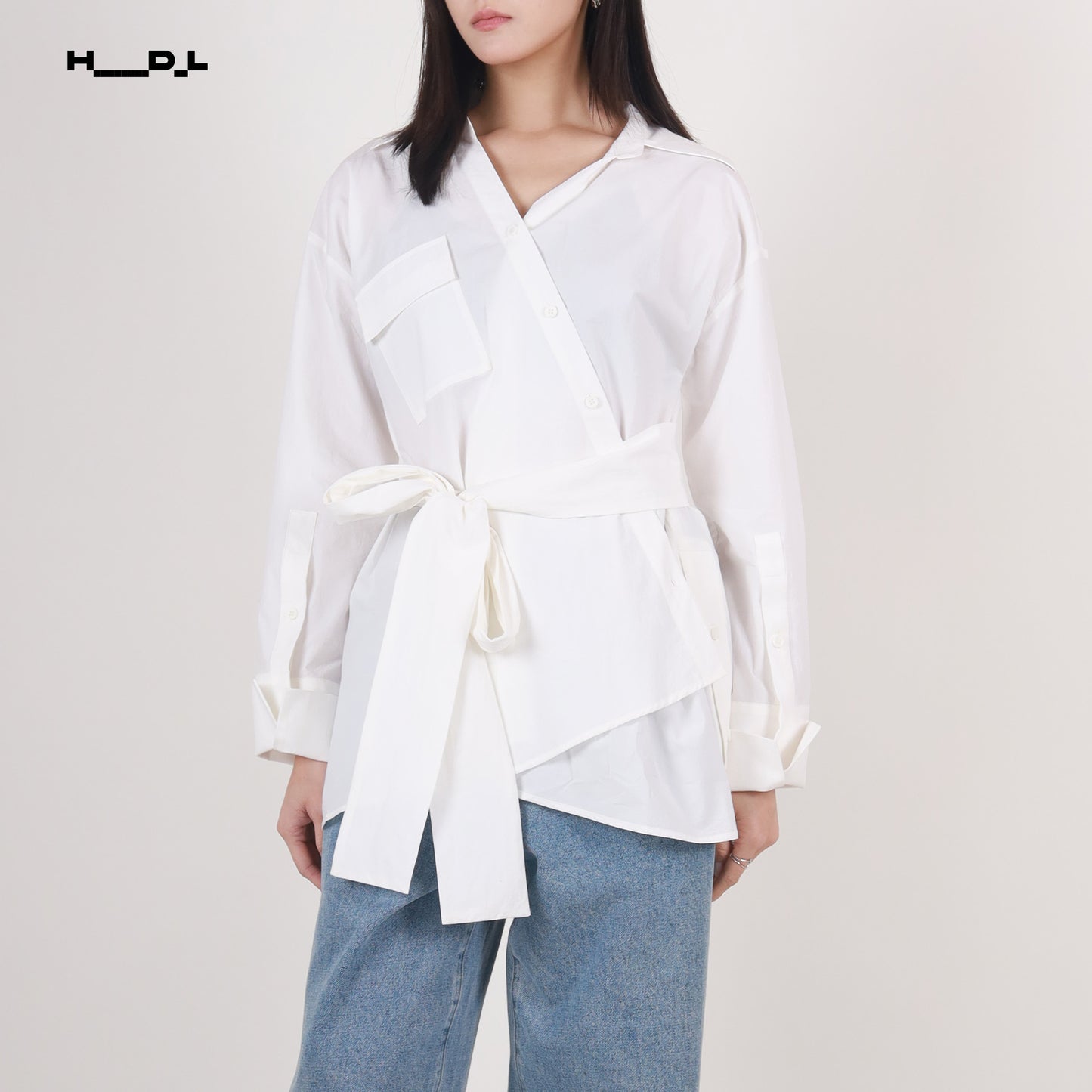 ホワイトシャツ