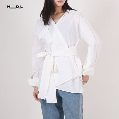 ホワイトシャツ