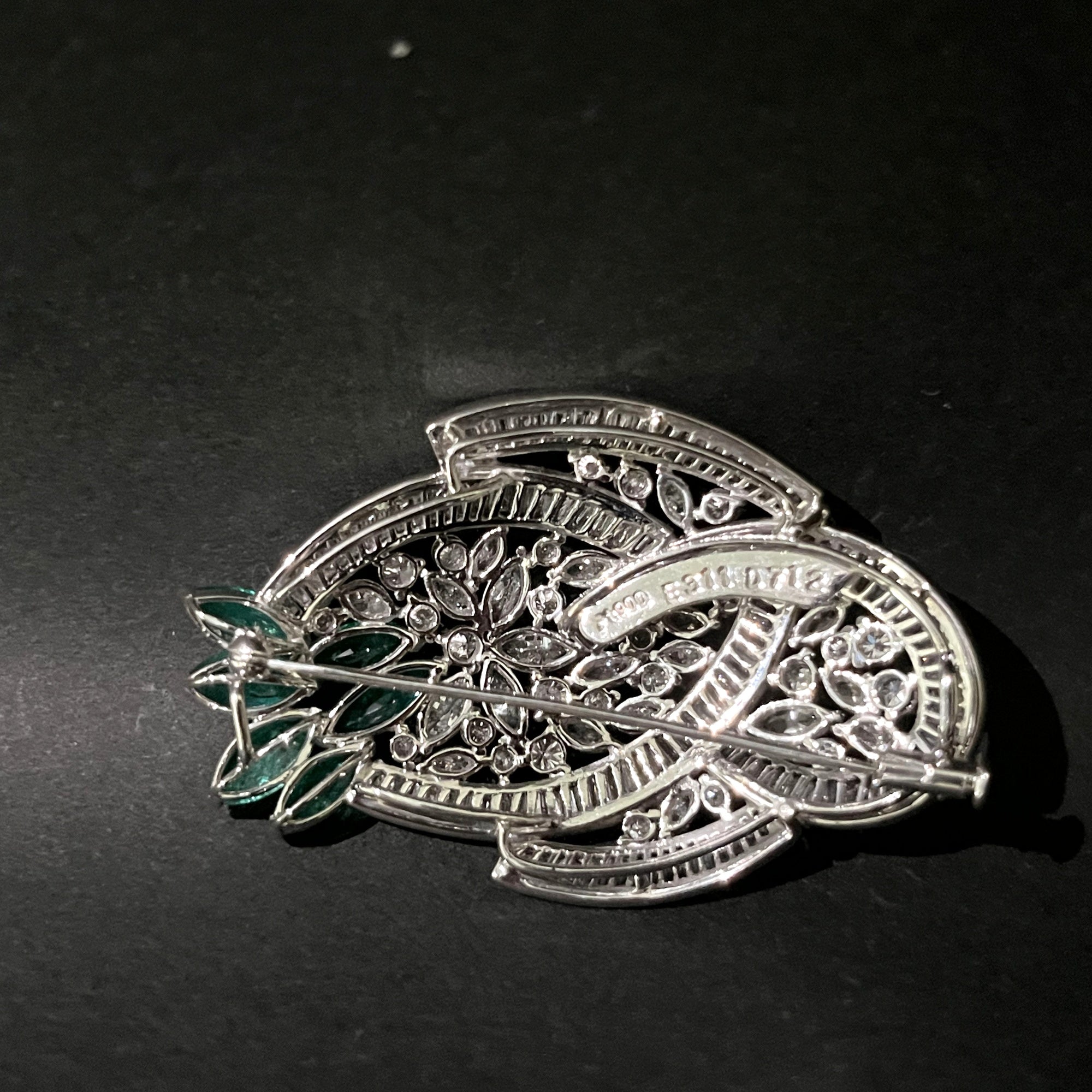 エメラルド E3.11 D7.12 PT900 Brooch 23.12g