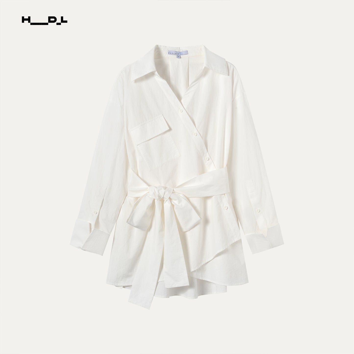 ホワイトシャツ