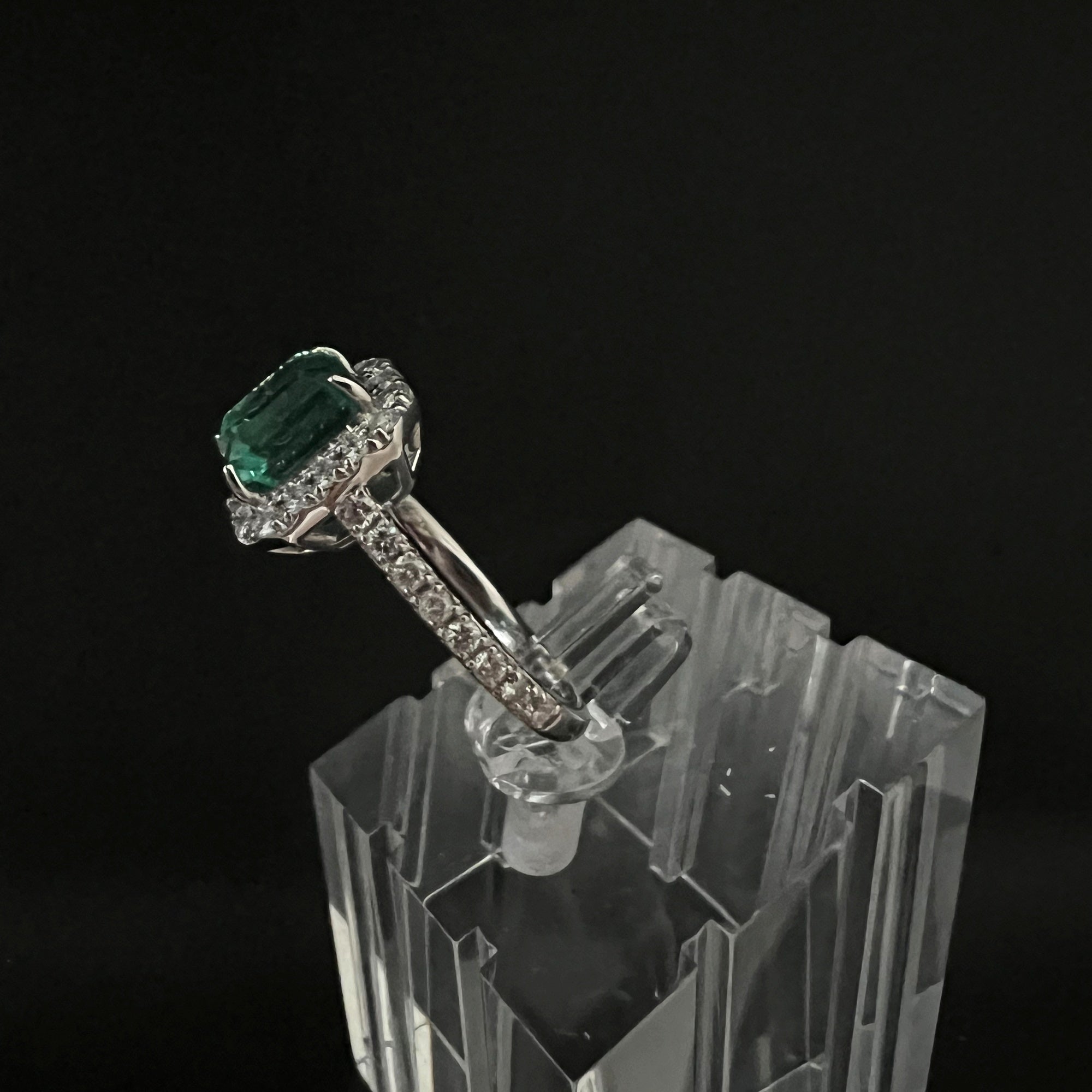 エメラルド E1.84 Col-No indications D0.58 PT900 リング 5.7g